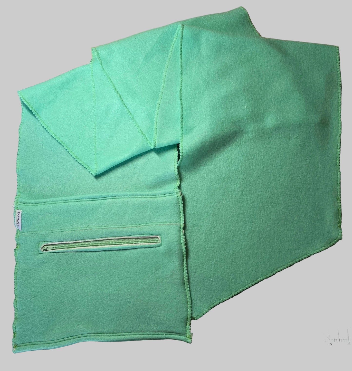 Schals und Wickeltücher mit Tasche