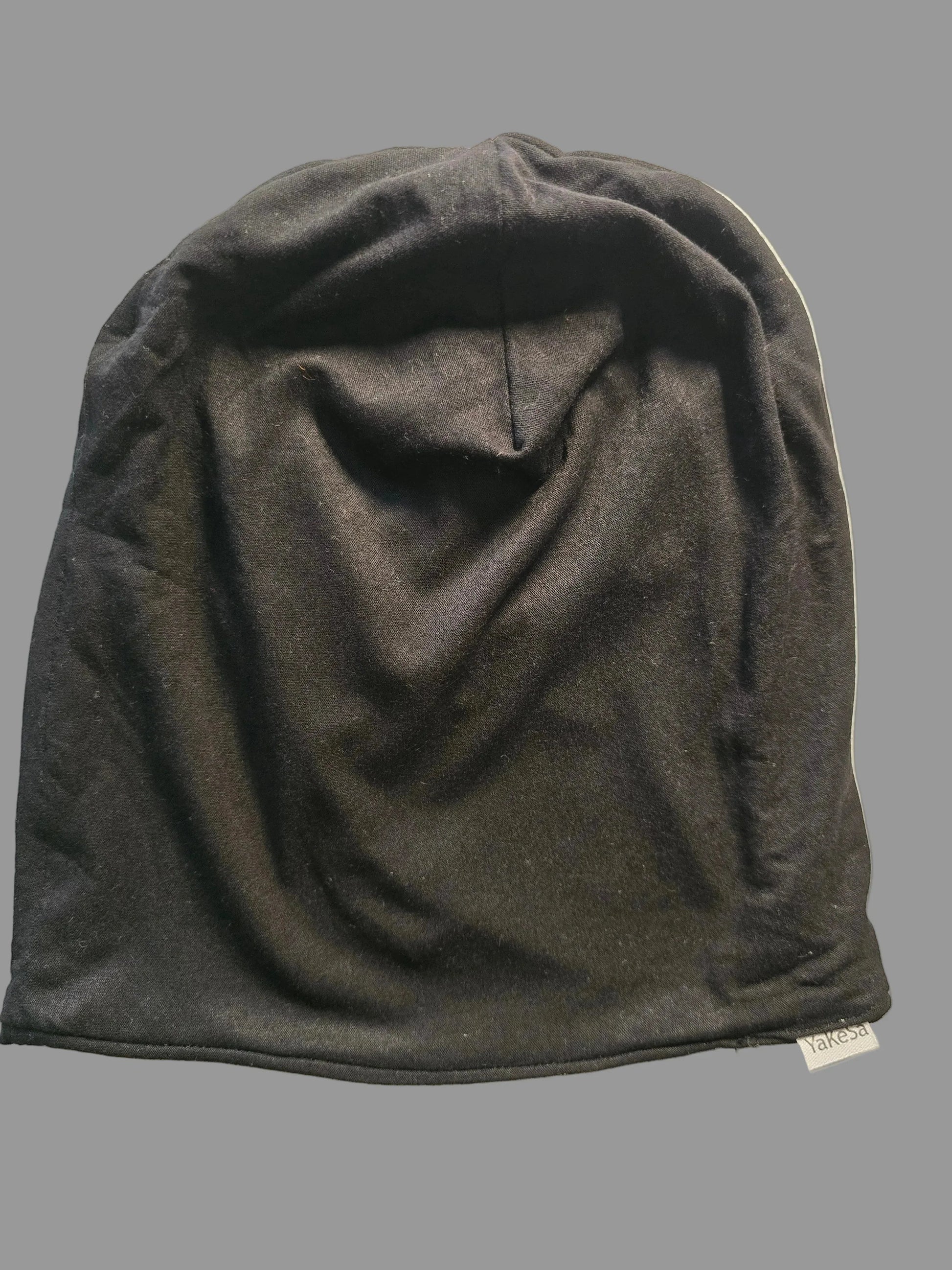 Beanie for kids in black - YaKeSaYKS