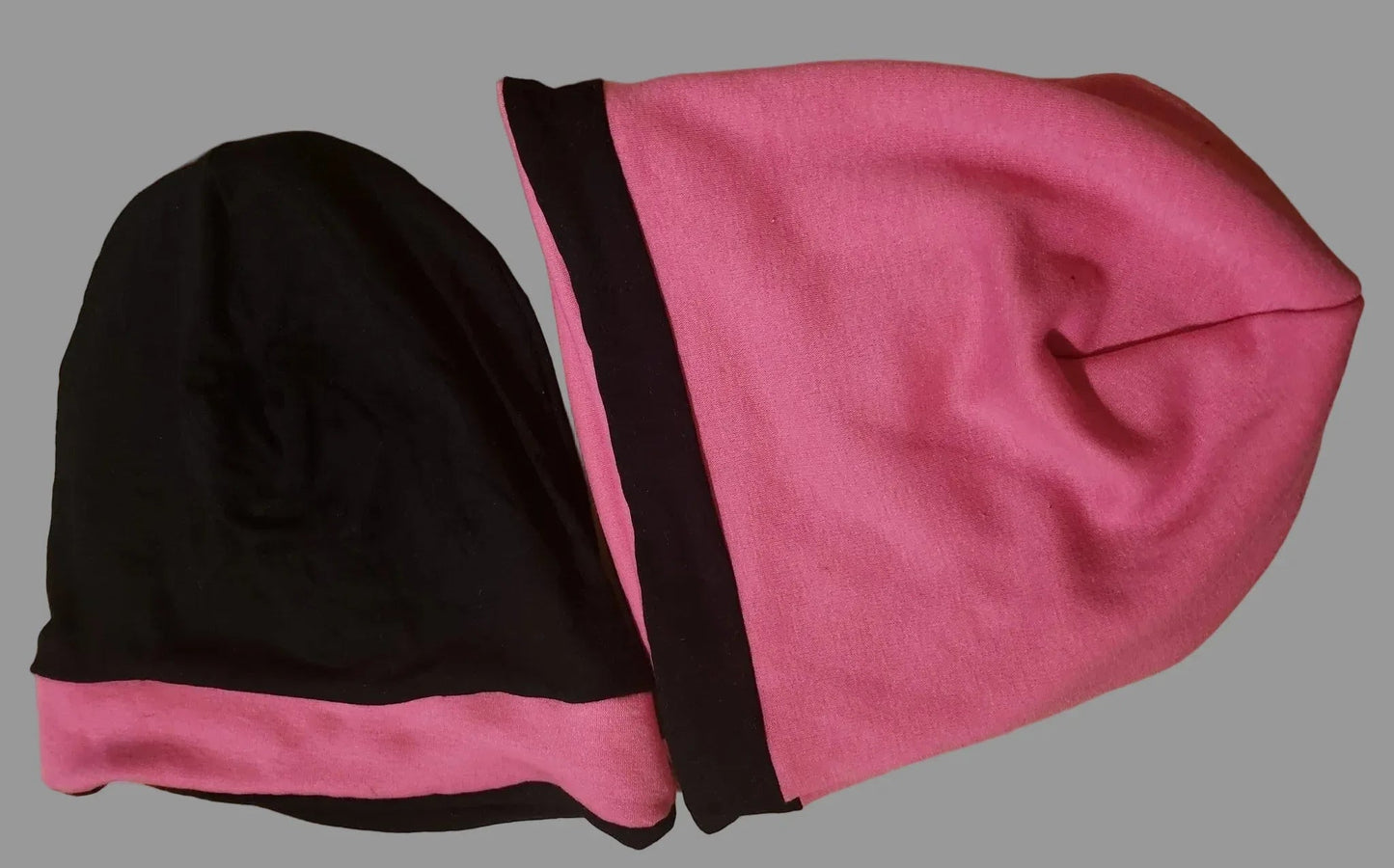 Reversible beanie for kids in pink and black - YaKeSaYKS"